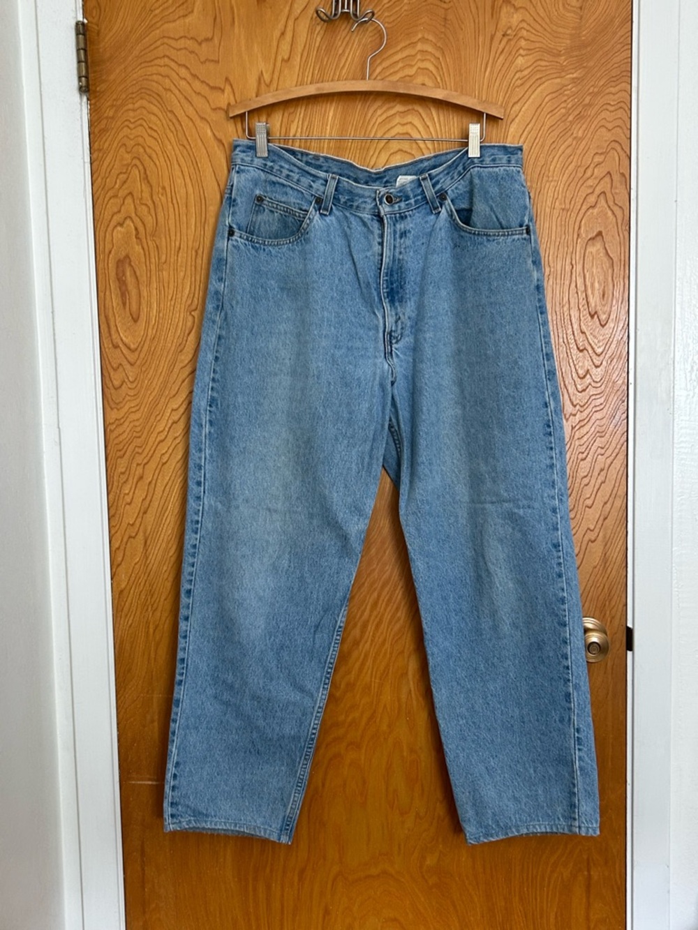 Classic Men's Medium Blue Relaxed Fit Jeans, 36-32